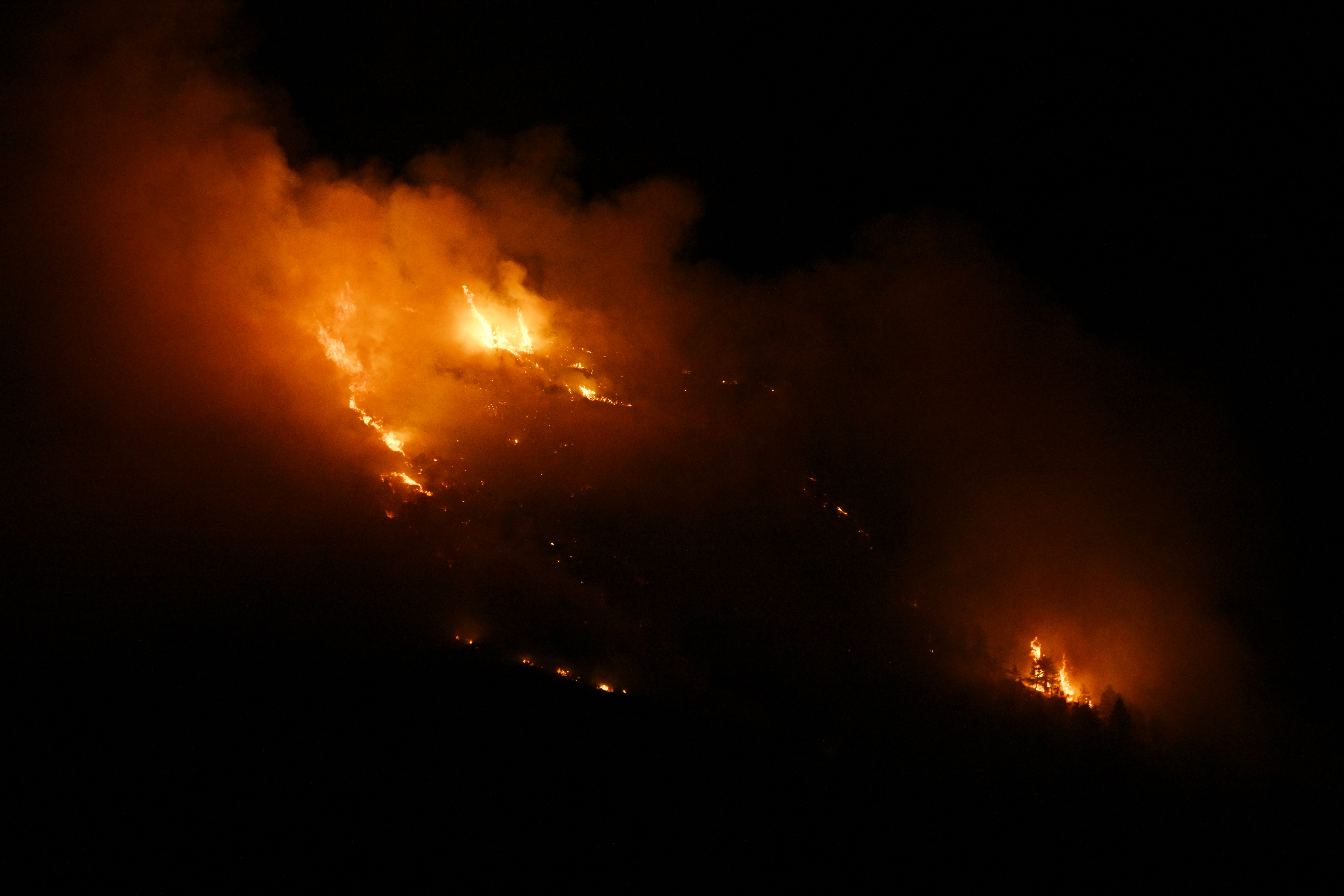 In Jefferson County the Quarry fire burns near Deer Creek Canyon forcing evacuations early in the morning on Wednesday, July 31, 2024. (Photo by Eric Lutzens/The Denver Post)