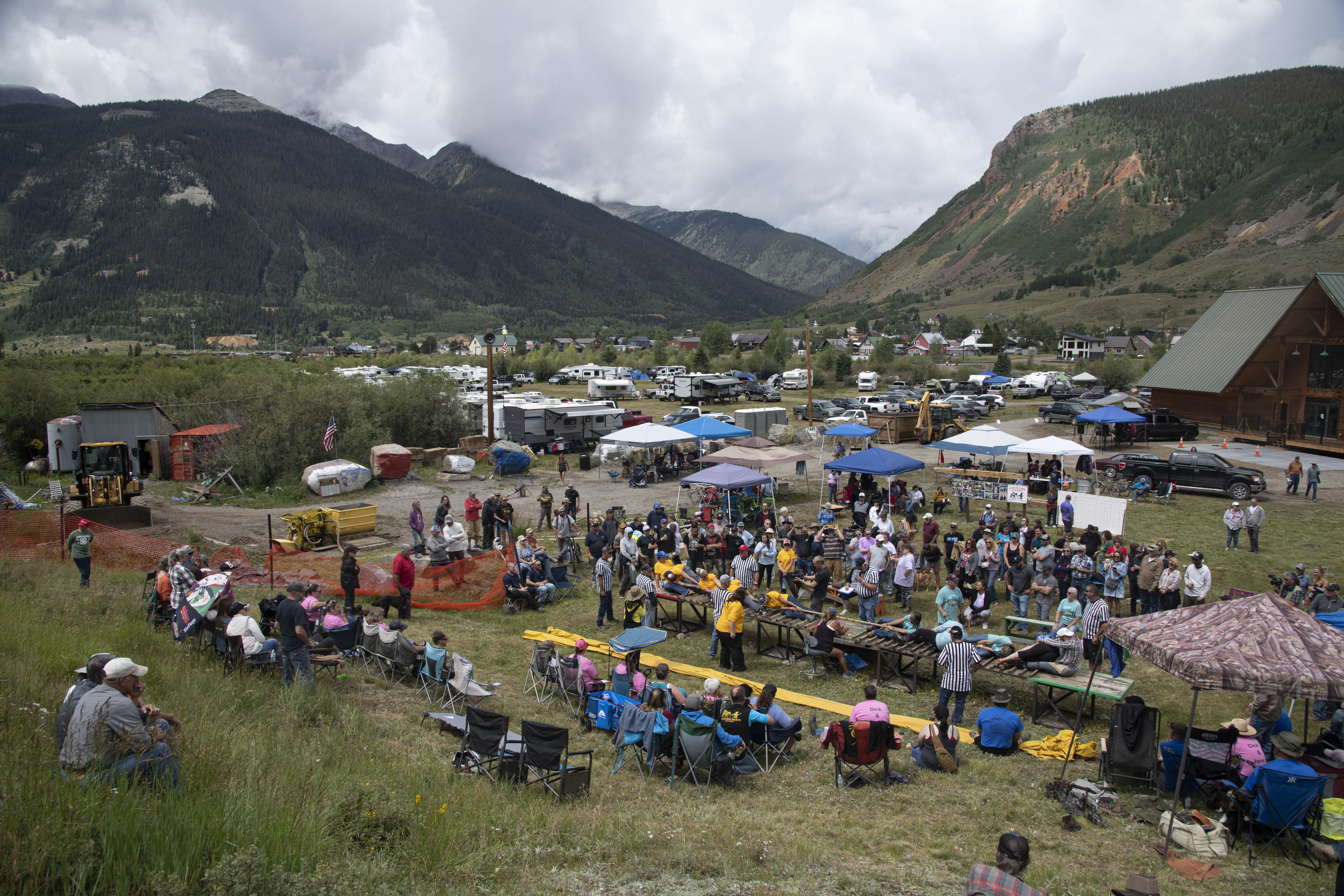 Hundreds of spectators gather to watch Tug-o-War competition during the Hardrockers' Holidays in Silverton on Saturday, Aug. 10, 2024. (Photo by William Woody/Special to The Denver Post)